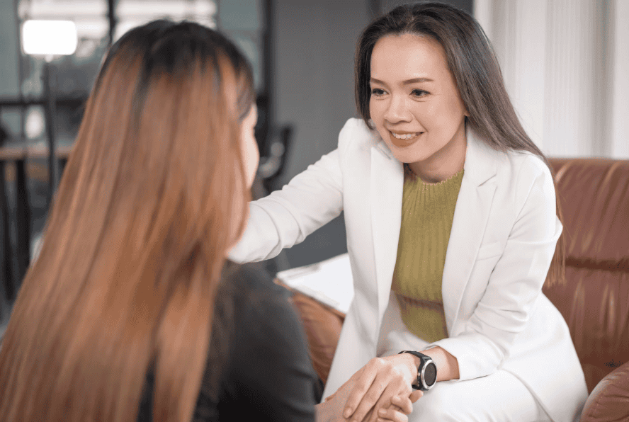 nutritionist with client